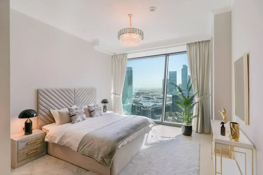 Larbi Breathtaking Burj Khalifa & Fountain Luxurious 1Br Daire Dubai Birleşik Arap Emirlikleri